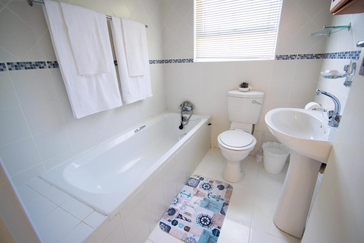 Leisure By The Sea Apartamento Kleinmond Exterior foto